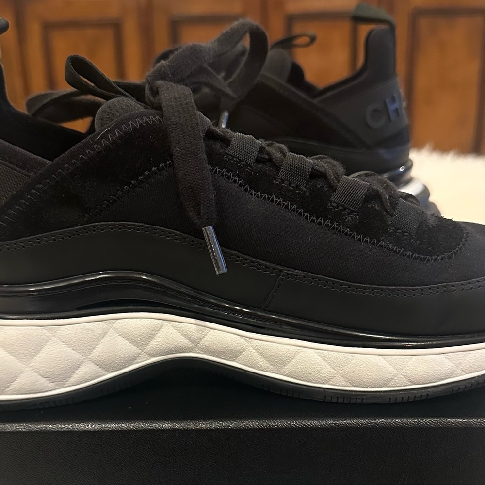 CHANEL Black & White Quilted Sneakers with Gold CC Charm size 37.5 - Picture 3 of 13